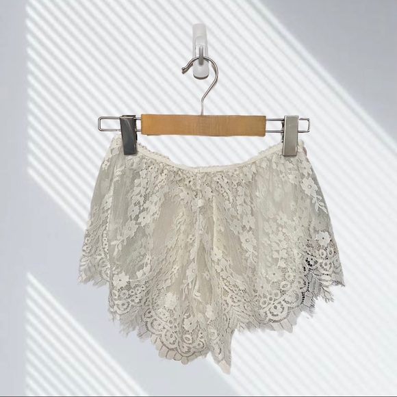 4/$20 ⊹ WHITE LACE LINGERIE SHORTS - Picture 1 of 2